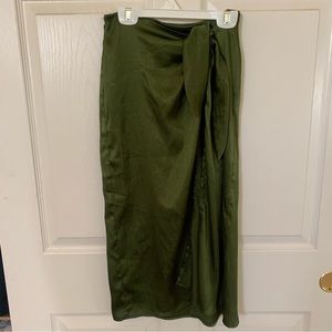 RO&DE Green Satin-esque Tie Skirt in Size Medium